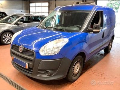 Usata Fiat Doblò Basis 120 CV (88 kW) 2015 Blu Monovolume