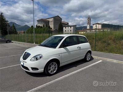 Usata Lancia Ypsilon 69 CV (50 kW) 2011 Bianco Utilitaria