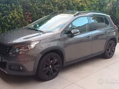 Usata Peugeot 2008 GT-line 82 CV (60 kW) 2017 Grigio SUV