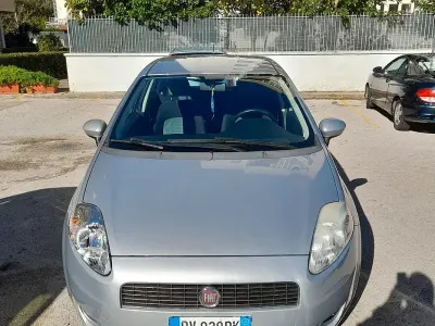 Usata Fiat Grande Punto 65 CV (47 kW) 2009 Grigio Utilitaria