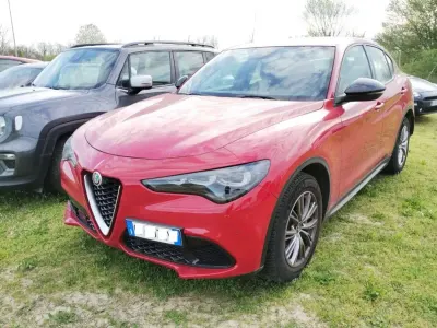 Usata Alfa Romeo Stelvio Super 160 CV (117 kW) 2023 Rosso SUV