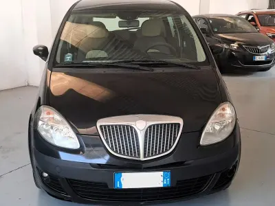 Usata Lancia Musa 90 CV (66 kW) 2006 Giallo Monovolume