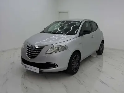 Usata Lancia Ypsilon Silver 86 CV (63 kW) 2014 Argento Utilitaria