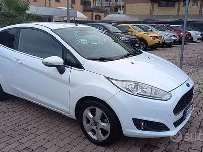 Usata Ford Fiesta Titanium 95 CV (69 kW) 2017 Bianco Utilitaria