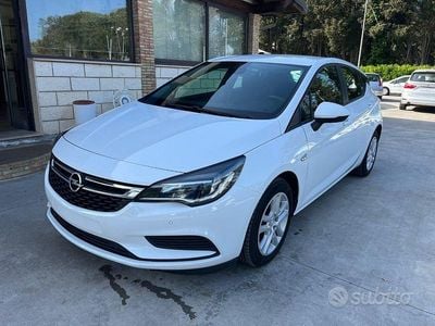 Usata Opel Astra Dynamic 110 CV (80 kW) 2019 Bianco Berlina