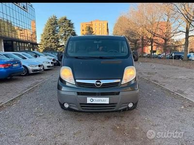 Usata Opel Vivaro 120 CV (88 kW) 2012 Grigio Monovolume