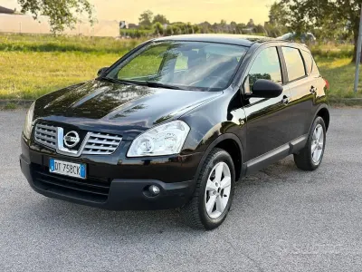 Usata Nissan Qashqai Tekna 106 CV (77 kW) 2008 Grigio SUV