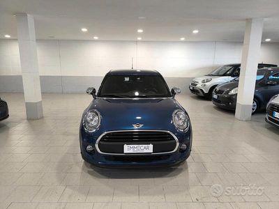 Usata Mini ONE 75 CV (55 kW) 2017 Blu Utilitaria