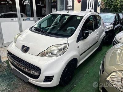 Usata Peugeot 107 68 CV (50 kW) 2010 Bianco Utilitaria