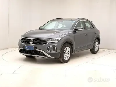 Usata VW T-Roc Life 150 CV (110 kW) 2025 Grigio SUV