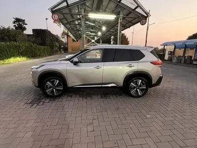 Usata Nissan X-Trail 158 CV (116 kW) 2022 Grigio SUV