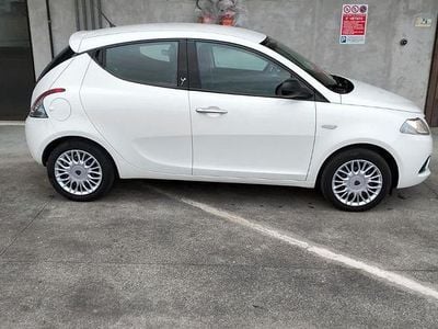 Usata Lancia Ypsilon 2015 Bianco Utilitaria