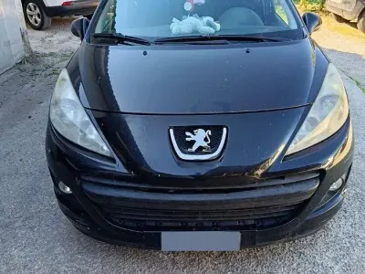 Usata Peugeot 207 68 CV (50 kW) 2010 Nero Berlina