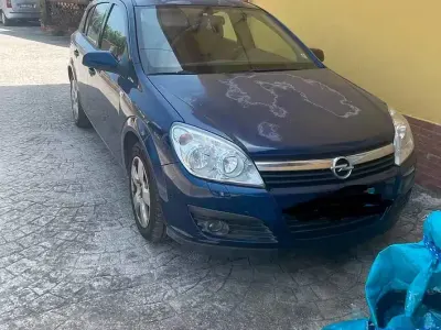Usata Opel Astra 90 CV (66 kW) 2007 Bluazzurro Berlina
