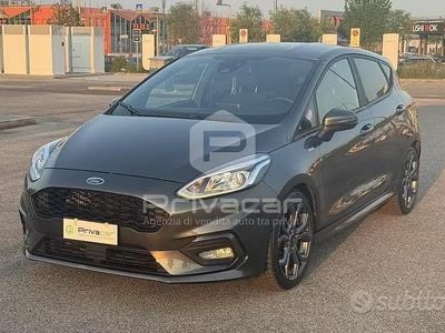 Usata Ford Fiesta ST-Line 120 CV (88 kW) 2017 Grigio Utilitaria