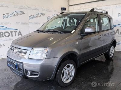 Usata Fiat Panda 4x4 Climbing 75 CV (55 kW) 2012 Grigio Utilitaria
