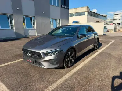 Usata Mercedes A180 Advanced Plus 116 CV (85 kW) 2023 Grigio Berlina