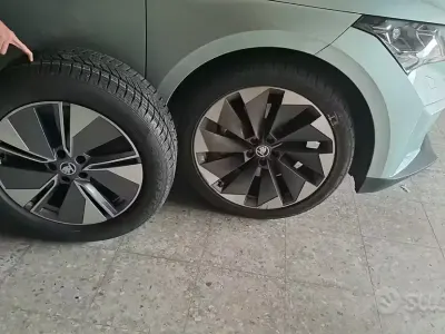 Begagnad Skoda Enyaq iV 69 kW (95 HK) 2021 Grön SUV