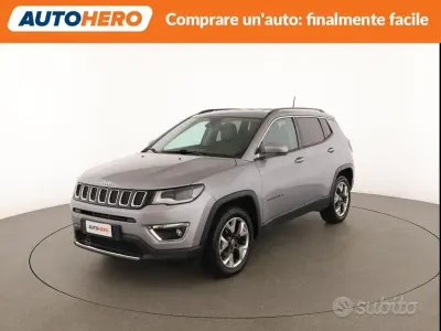Usado Jeep Compass Limited 120 CV (88 kW) 2018 Gris SUV