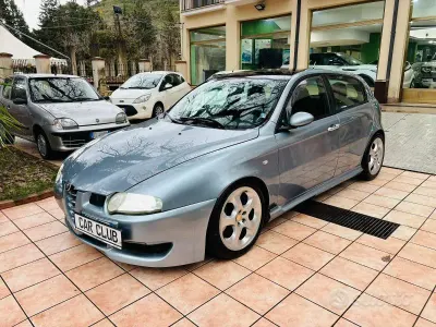 Usata Alfa Romeo 147 140 CV (102 kW) 2005 Blu Utilitaria
