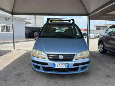 Usata Fiat Idea 69 CV (50 kW) 2004 Blu/azzurro Monovolume