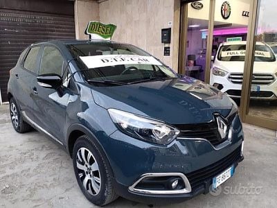 Usata Renault Captur Life 90 CV (66 kW) 2016 Grigio SUV