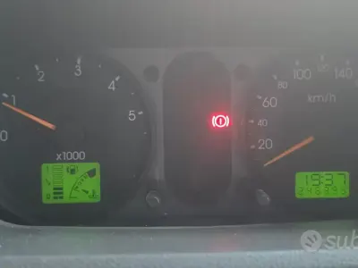 Usata Ford Fusion 68 CV (50 kW) 2003 Grigio Utilitaria
