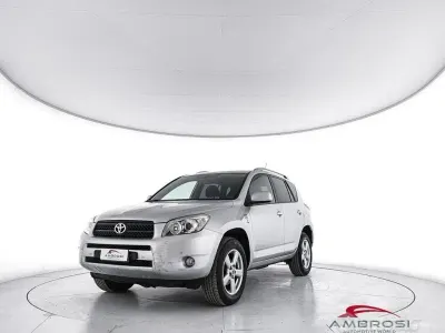 Usata Toyota RAV4 136 CV (100 kW) 2007 Grigio SUV