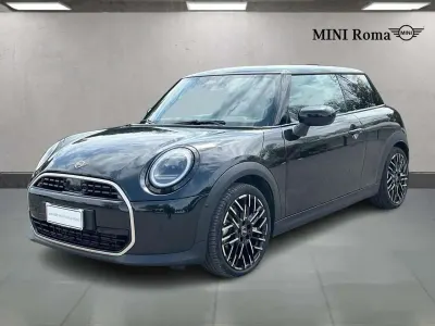 Usata Mini Cooper Favoured 156 CV (114 kW) 2024 Midnight black ii Utilitaria