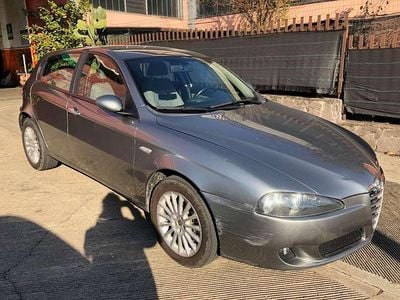 Grigio Usata 2006 Alfa Romeo 147 Progression Utilitaria | 3300 € (Buon prezzo)