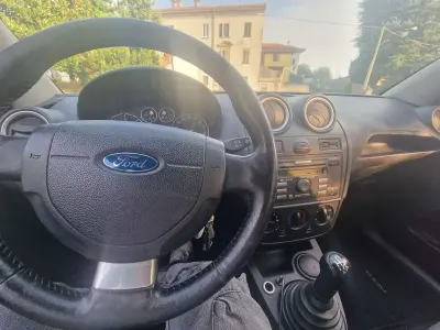 Usata Ford Fiesta Ambiente 68 CV (50 kW) 2008 Utilitaria
