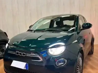 Usata Fiat 500e Icon 42 kW (58 CV) 2021 Verde Berlina