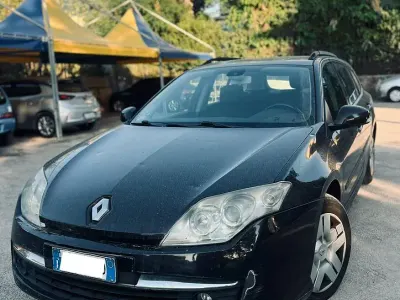 Usata Renault Laguna III 180 CV (132 kW) 2010 Nero Station wagon