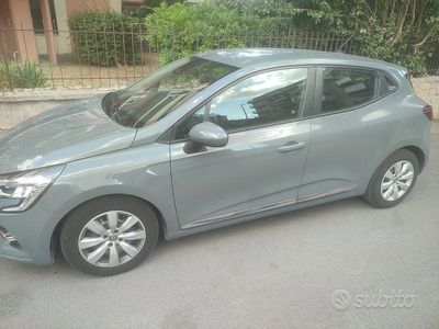 Usata Renault Clio V 101 CV (74 kW) 2020 Grigio Berlina