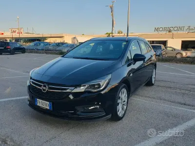 Usata Opel Astra Innovation 110 CV (80 kW) 2018 Blu Station wagon