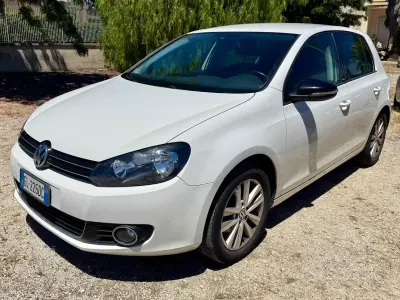 Usata VW Golf VI Highline 105 CV (77 kW) 2011 Bianco Utilitaria