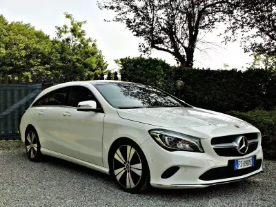 Usata Mercedes CLA200 Business 156 CV (114 kW) 2016 Bianco Coupé