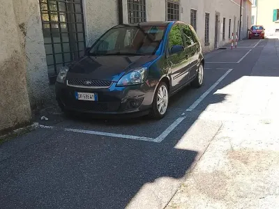 Usata Ford Fiesta 68 CV (50 kW) 2007 Utilitaria