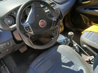 Usata Fiat Punto 77 CV (56 kW) 2011 Utilitaria