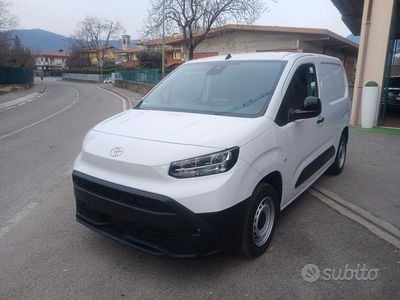 Usata Toyota Proace City City 101 CV (74 kW) 2024 Bianco Monovolume