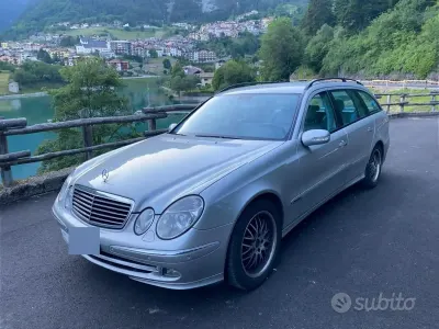 Usata Mercedes E280 177 CV (130 kW) 2005 Grigio Station wagon