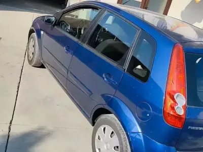Usata Ford Fiesta 75 CV (55 kW) 2008 Bluazzurro Utilitaria