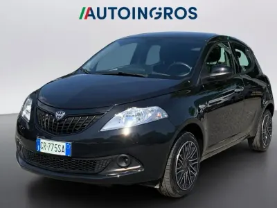 Usata Lancia Ypsilon Silver 69 CV (50 kW) 2023 Nero Utilitaria