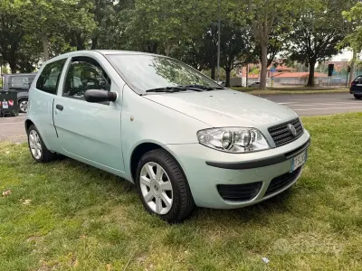 Begagnad Fiat Punto Active 60 HK (44 kW) 2004 Blå Halvkombi