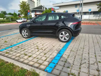 Begagnad Jaguar E-Pace S 200 HK (147 kW) 2020 Svart SUV