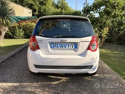 Usata Chevrolet Aveo 84 CV (61 kW) 2009 Bianco Monovolume