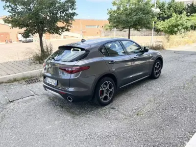 Occasion Alfa Romeo Stelvio 210 ch (154 kW) 2017 Gris SUV