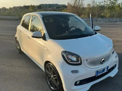 Usata Smart ForFour Brabus 90 CV (66 kW) 2019 Bianco Utilitaria
