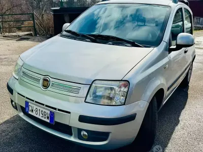 Gebraucht Fiat Panda Emotion 69 PS (50 kW) 2010 Grau Kleinwagen