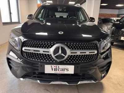Usata Mercedes GLB200 AMG line 150 CV (110 kW) 2023 Cosmos black metallic SUV